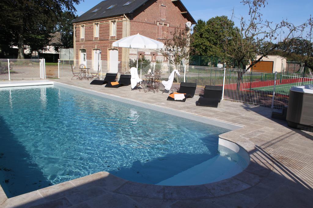 Chateau Des Saveurs Saint-Sauveur-dʼÉmalleville Kültér fotó