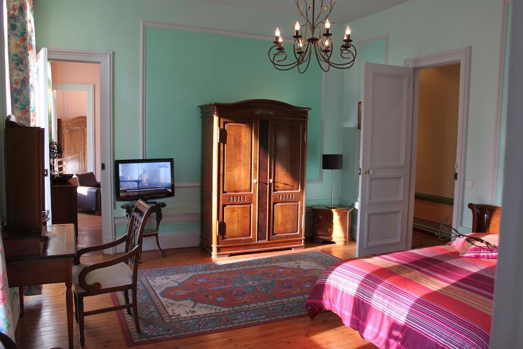 Chateau Des Saveurs Saint-Sauveur-dʼÉmalleville Szoba fotó